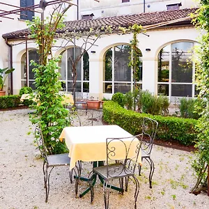 Palazzo Quaranta Hotel